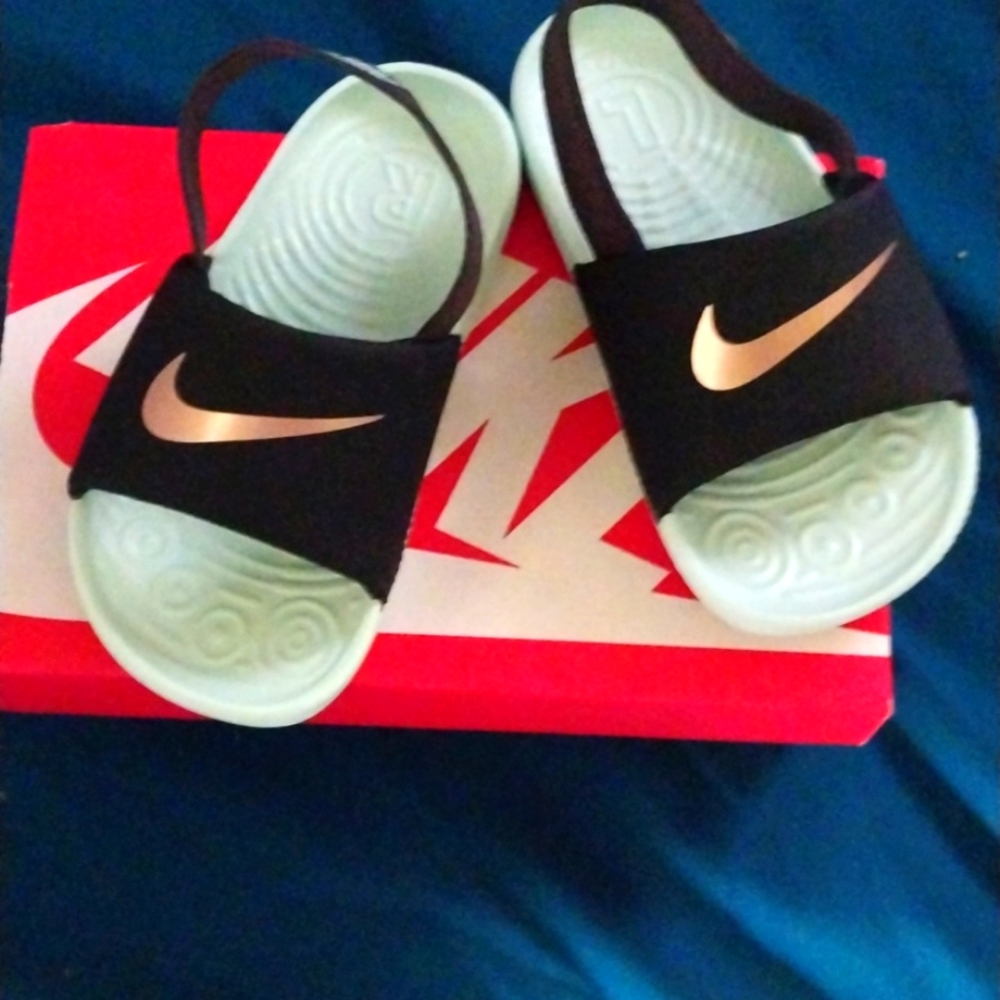 Nike slides toddler 8